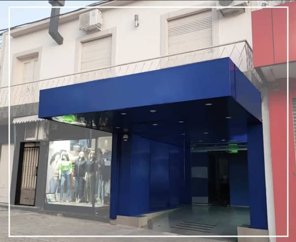 Casa Amplia y Local Comercial